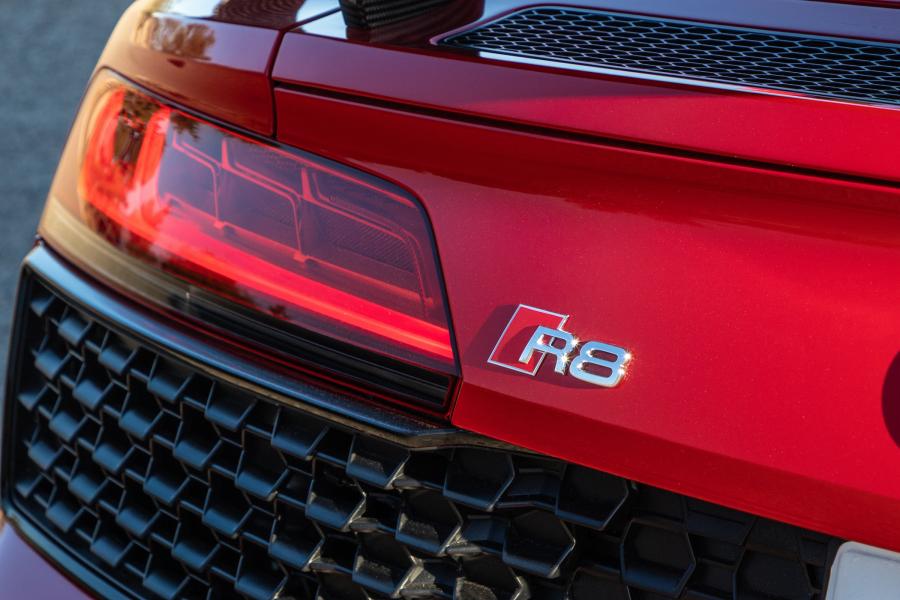 Детали экстерьера Audi R8 V10 Performance 2019 года  (NA) (фото 53 из 62)